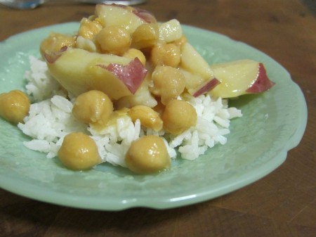 Recipe: Seasoned Chickpeas and Potatoes with Coconut Rice | Red-Handled Scissors