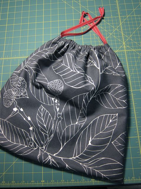 Tutorial: Oversized Knitting/Crochet Project Bag | Red-Handled Scissors