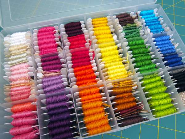 How to organize embroidery threads