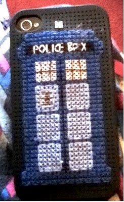 Friday Internet Crushes: Ms. Stitcher Stitched a TARDIS! | Red-Handled Scissors