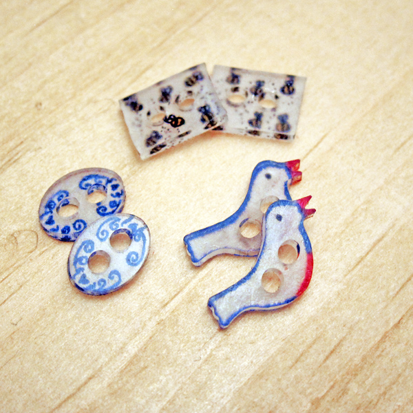 DIY Shrinky Dink Buttons! - The Graphics Fairy