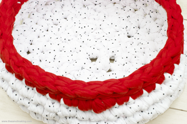 Tutorial: Super Bulky Crocheted Cat Bed | Red-Handled Scissors