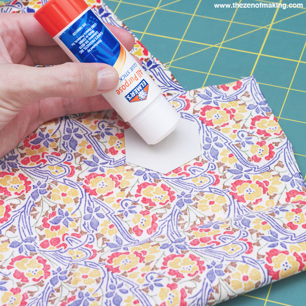 How To Sew Hexies - An English Paper Piecing Tutorial - Molly and Mama