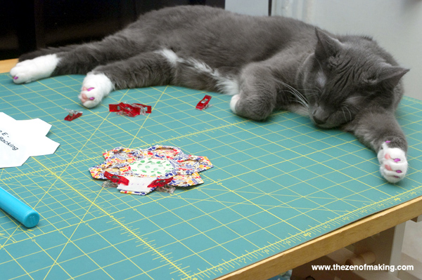 Sunday Snapshot: Hexie Cat is Helping | Red-Handled Scissors