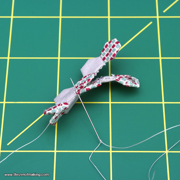 Tutorial: Mini Hexie Necklace | Red-Handled Scissors