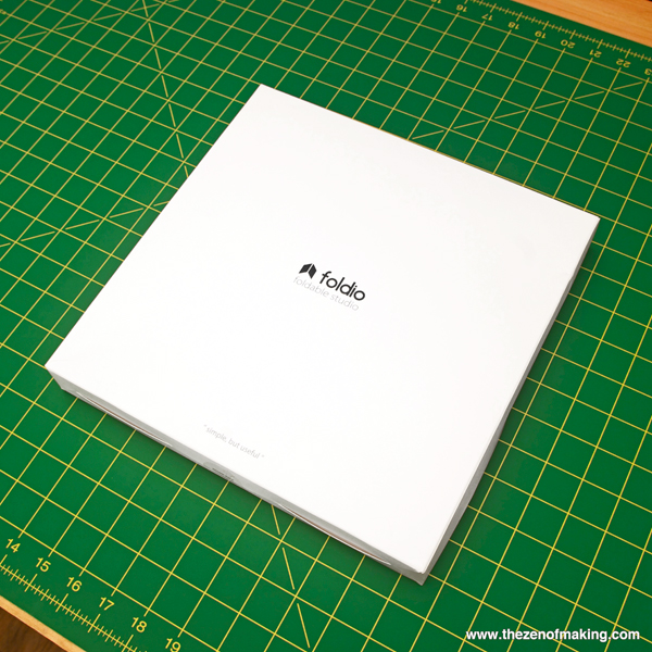 Review: Foldio Portable Mini Photo Studio | Red-Handled Scissors