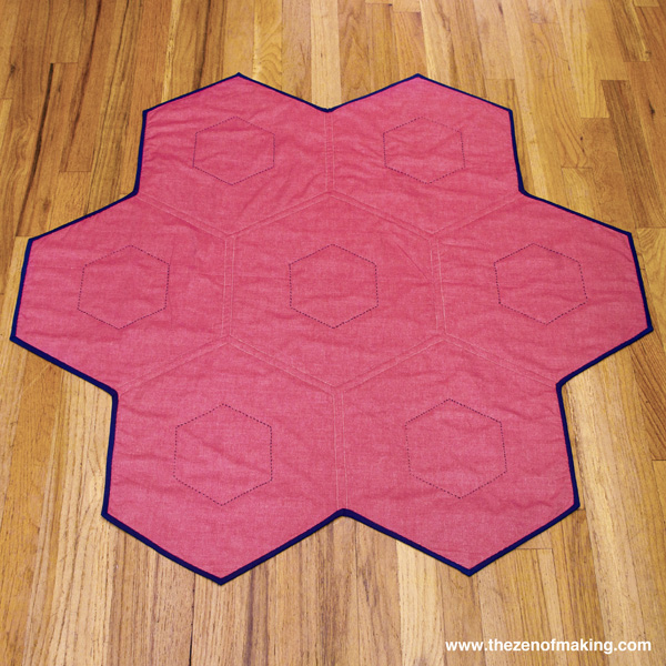 Tutorial: Giant Hexie Flower Lap Quilt - 12 Hexies (or Less) Blog Hop | Red-Handled Scissors