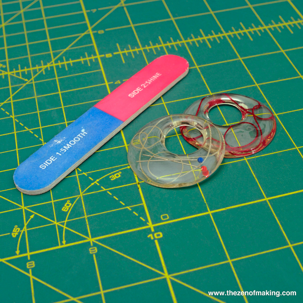 Tutorial: Resin Sewing Thread and Embroidery Floss Pendants | Red-Handled Scissors