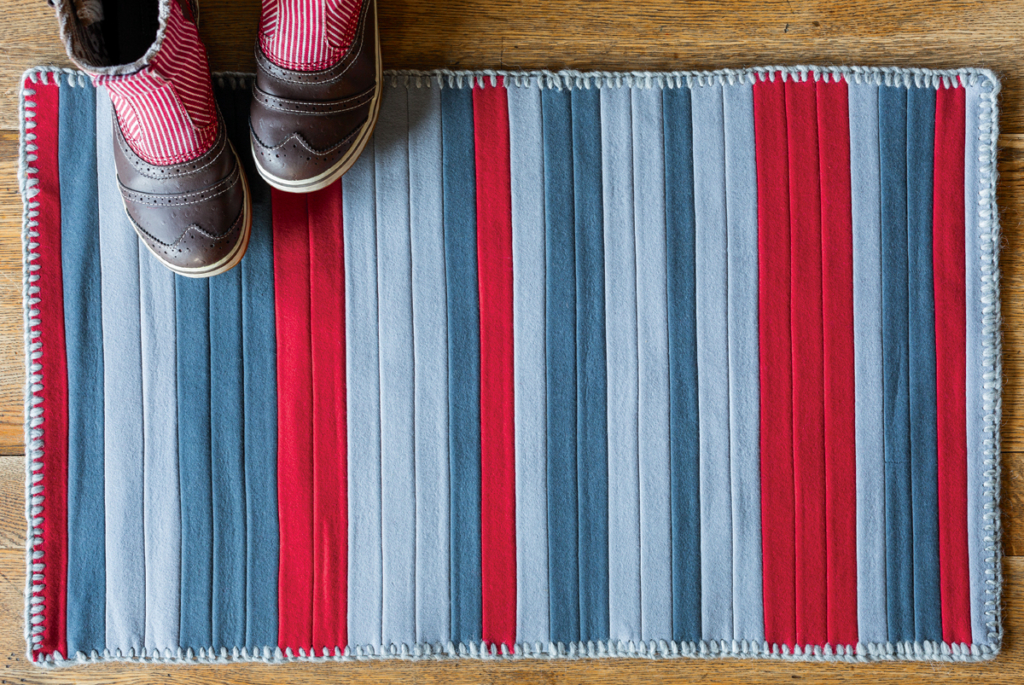 Book Project + Giveaway: Wool Binding Kitchen Rug for Hand-Stitched Home | Red-Handled Scissors