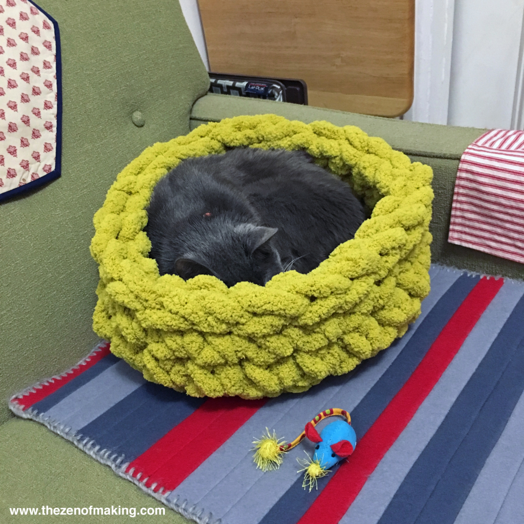 Project Update: Super Bulky Crocheted Cat Bed with Bernat Blanket Big Yarn | Red-Handled Scissors