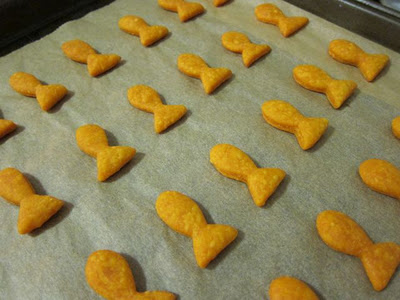 How-To: Vegan Goldfish Crackers with Plastic Bottle Cookie Cutter | Red-Handled Scissors